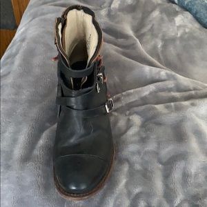 Freebird by Steve Madden fb-crue